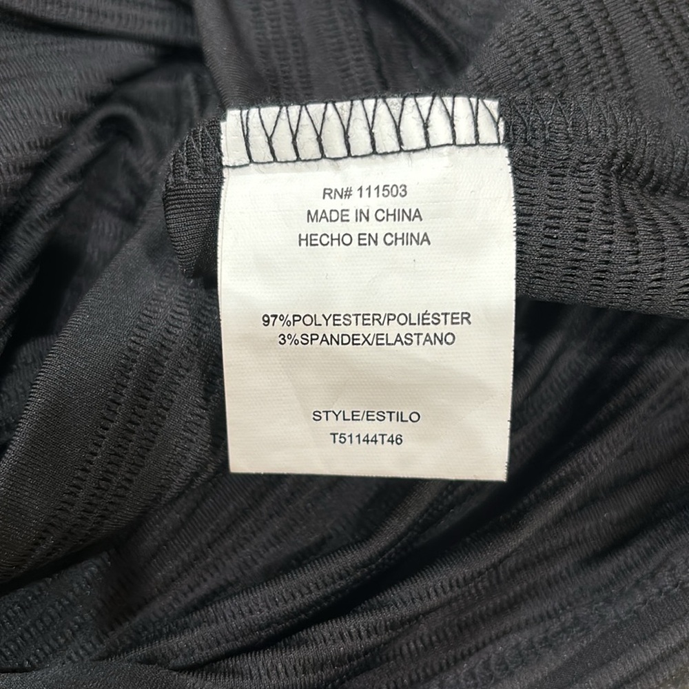 ⭐️Ladies Black Top - Picture 10 of 10